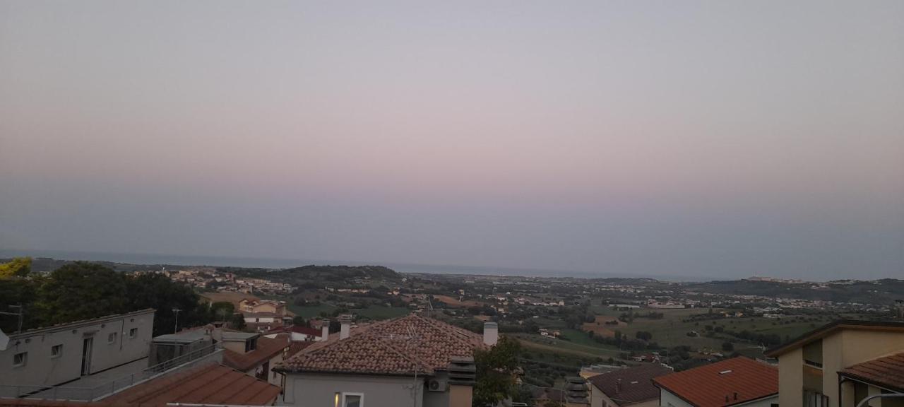 La Dimora Dei Musicisti Bed & Breakfast Castelfidardo Bagian luar foto