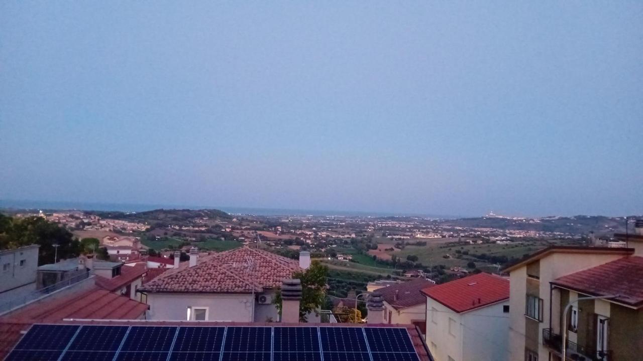 La Dimora Dei Musicisti Bed & Breakfast Castelfidardo Bagian luar foto