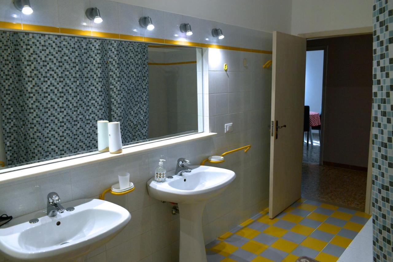 La Dimora Dei Musicisti Bed & Breakfast Castelfidardo Bagian luar foto