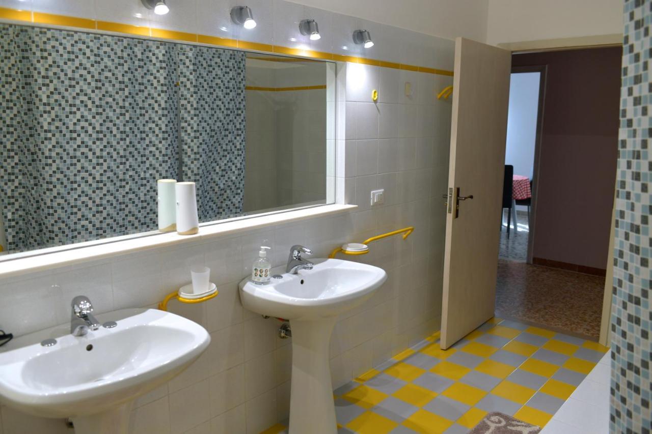 La Dimora Dei Musicisti Bed & Breakfast Castelfidardo Bagian luar foto
